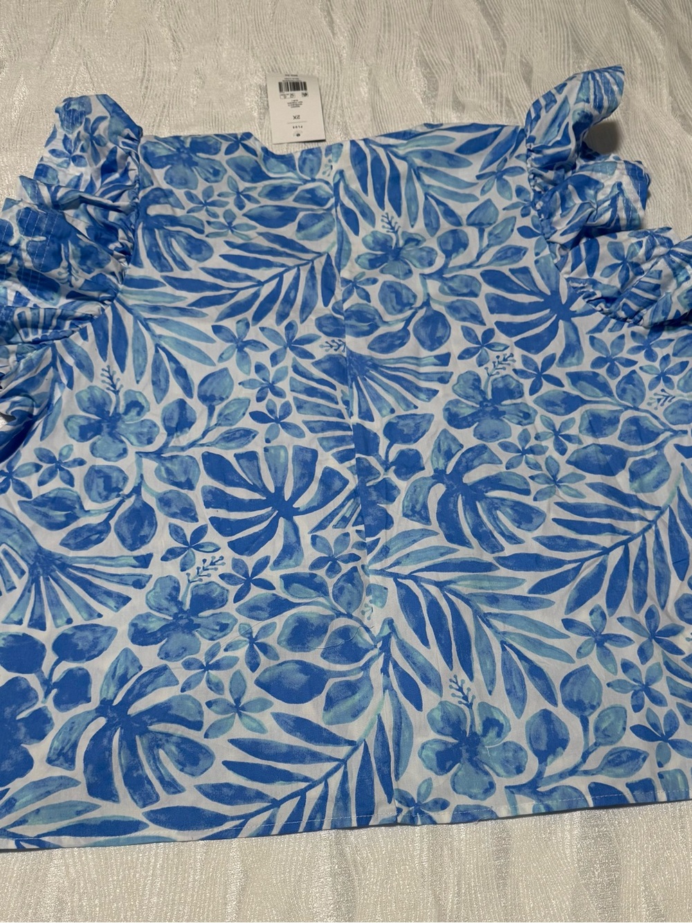crown & ivy Blue White Floral Ruffle Sleeve blouse - Picture 2 of 8